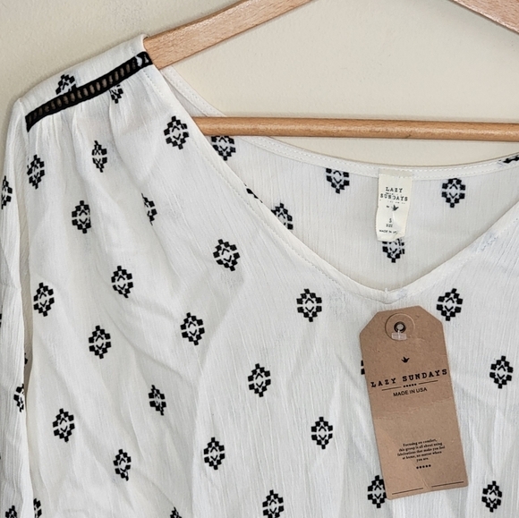 NWT Lazy Sundays | Black White Diamond Print Tie Front Top Size Small - Picture 3 of 5